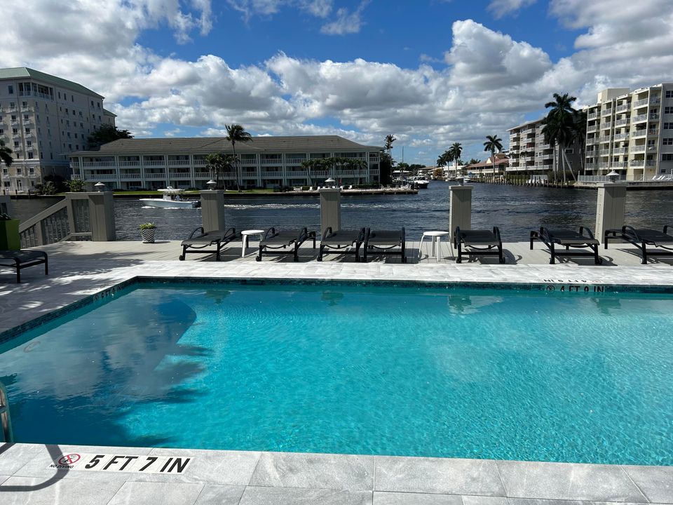 For Sale: $550,000 (2 beds, 2 baths, 1400 Square Feet)