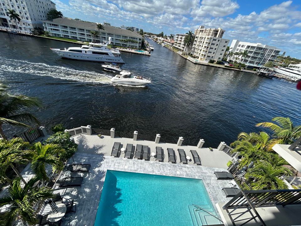 For Sale: $550,000 (2 beds, 2 baths, 1400 Square Feet)