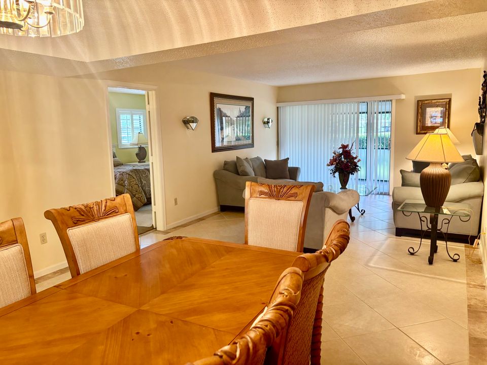 Active With Contract: $125,000 (2 beds, 2 baths, 1237 Square Feet)