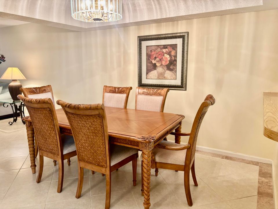 Active With Contract: $125,000 (2 beds, 2 baths, 1237 Square Feet)