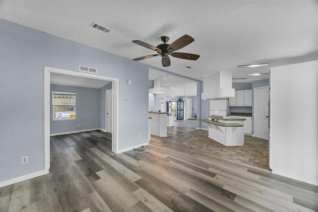 En Venta: $230,000 (2 camas, 2 baños, 1560 Pies cuadrados)