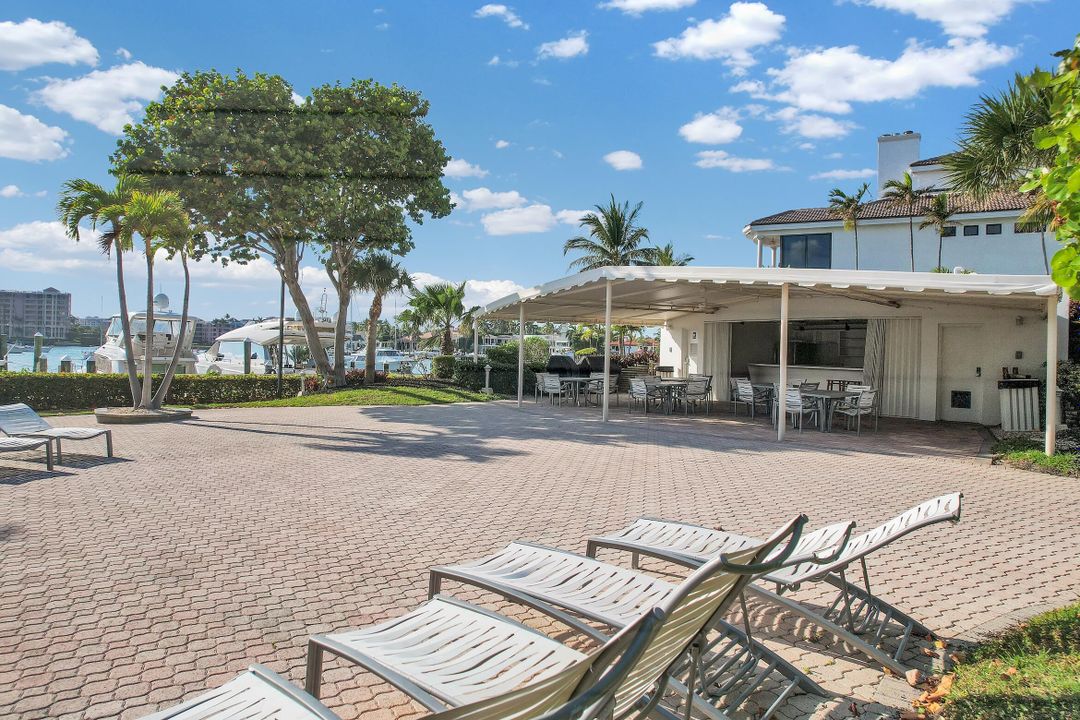 For Sale: $1,650,000 (2 beds, 2 baths, 1446 Square Feet)