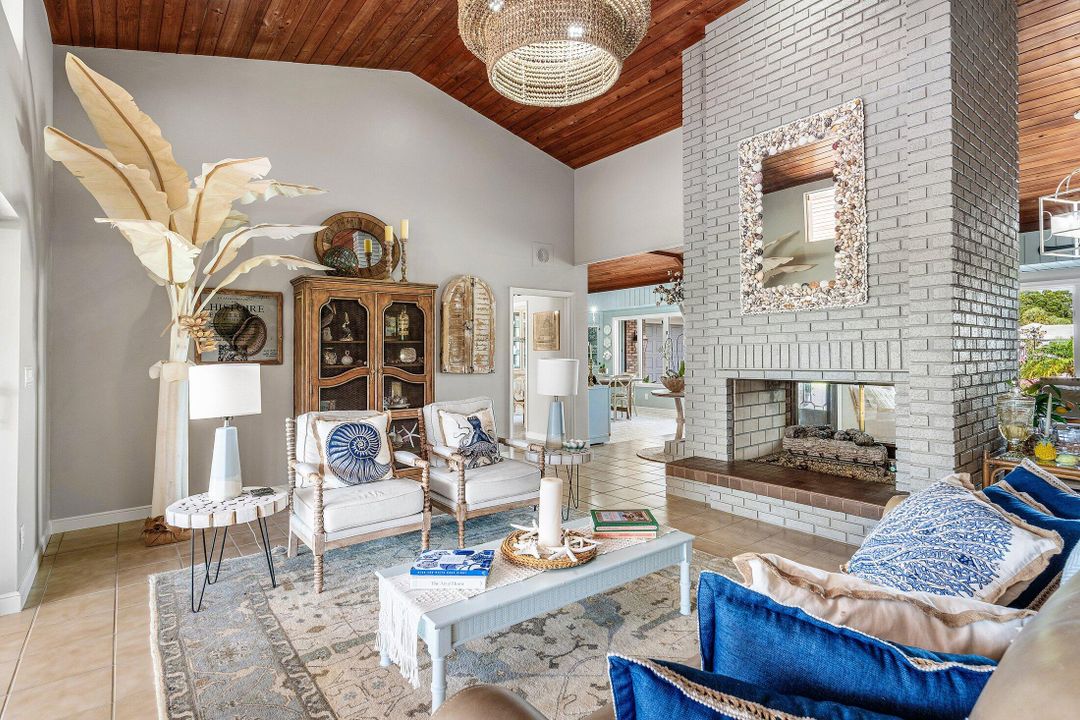 For Sale: $1,850,000 (4 beds, 3 baths, 3907 Square Feet)