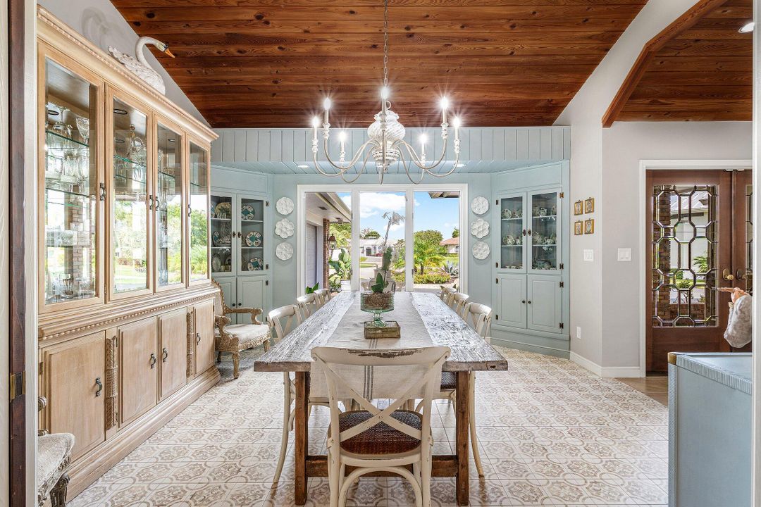 For Sale: $1,850,000 (4 beds, 3 baths, 3907 Square Feet)