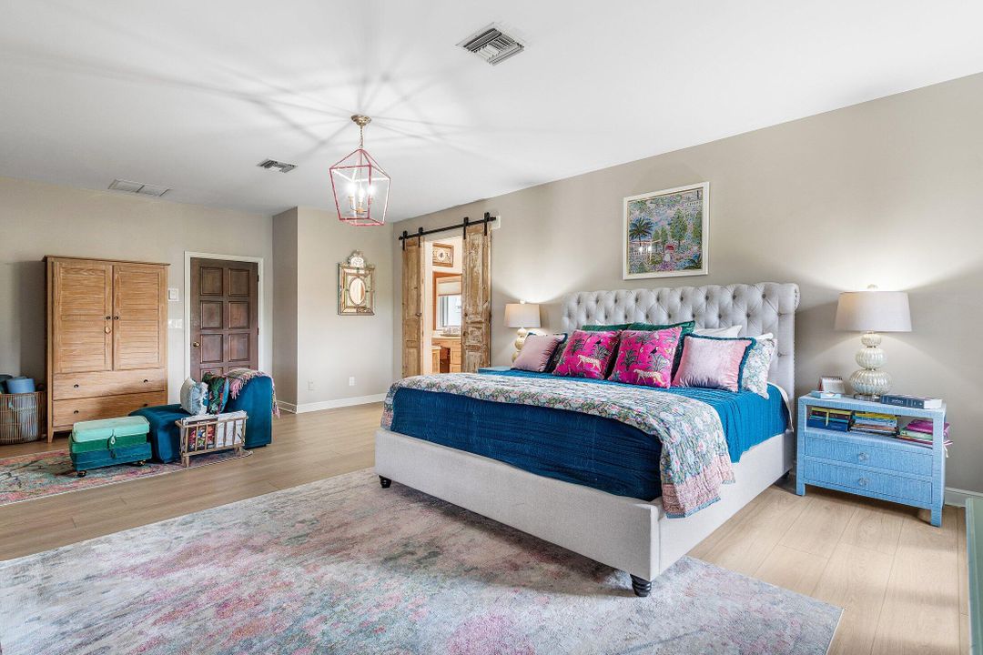 For Sale: $1,850,000 (4 beds, 3 baths, 3907 Square Feet)