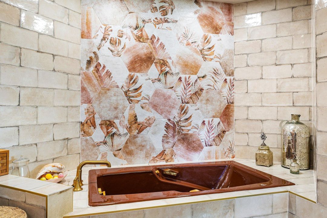 For Sale: $1,850,000 (4 beds, 3 baths, 3907 Square Feet)