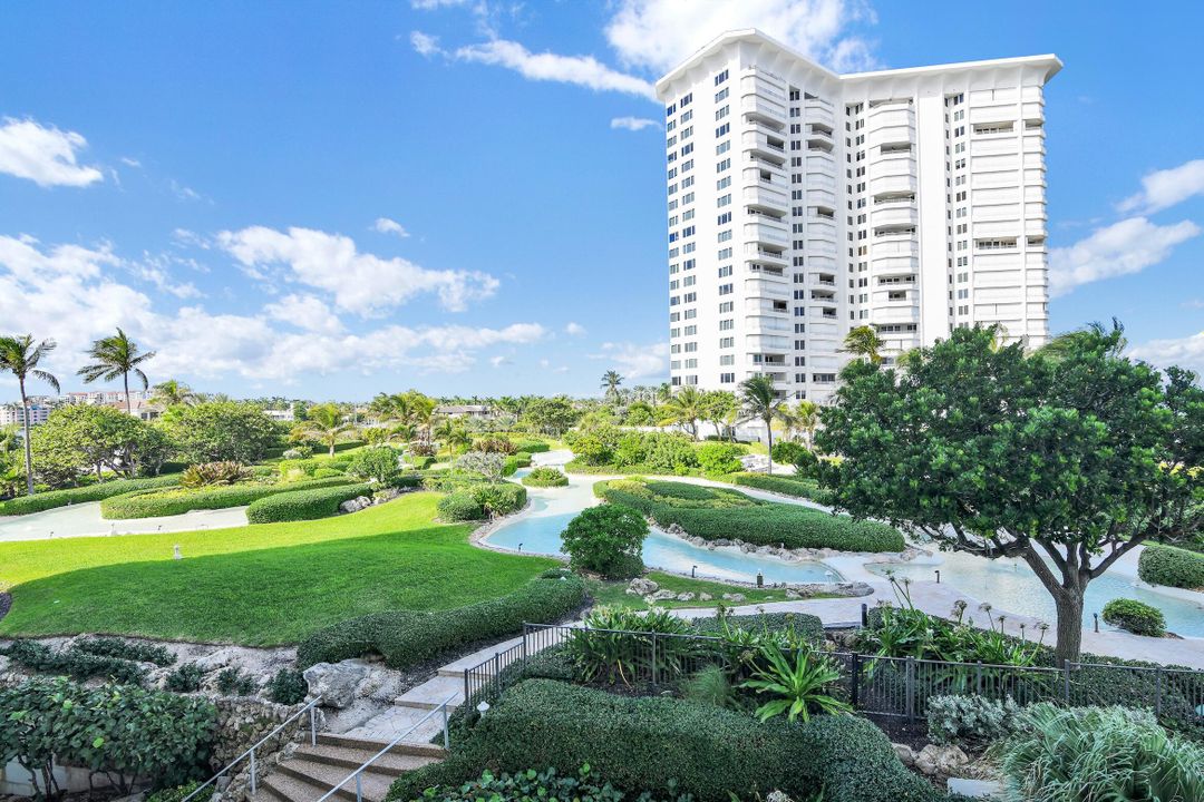 For Sale: $1,650,000 (2 beds, 2 baths, 1446 Square Feet)