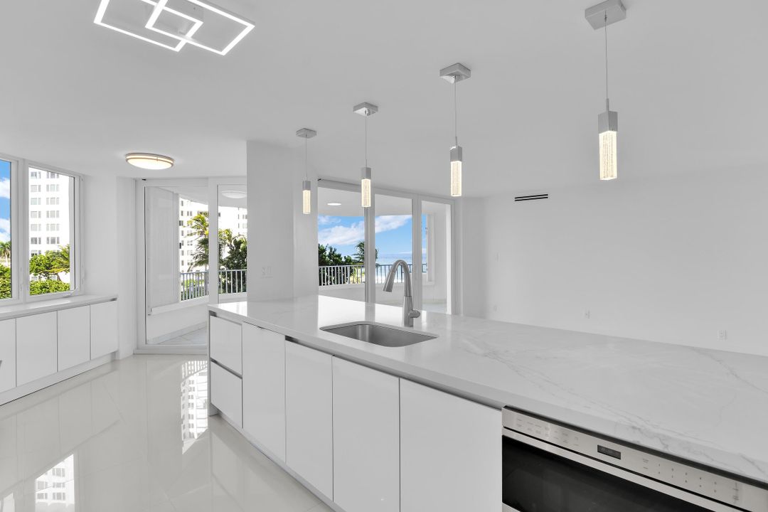 For Sale: $1,650,000 (2 beds, 2 baths, 1446 Square Feet)