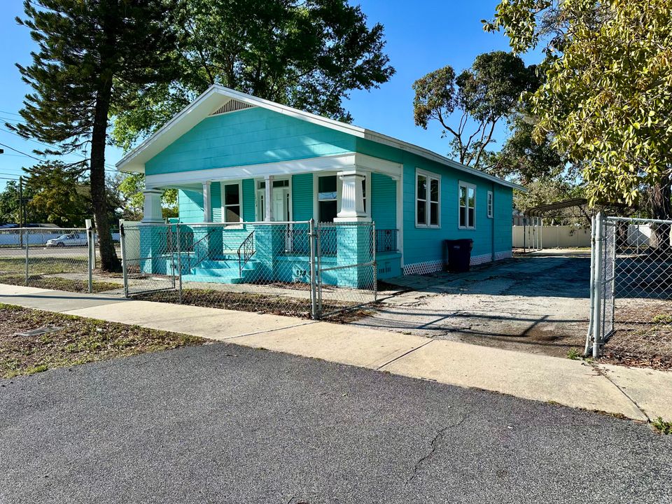 For Rent: $2,900 (3 beds, 2 baths, 1108 Square Feet)