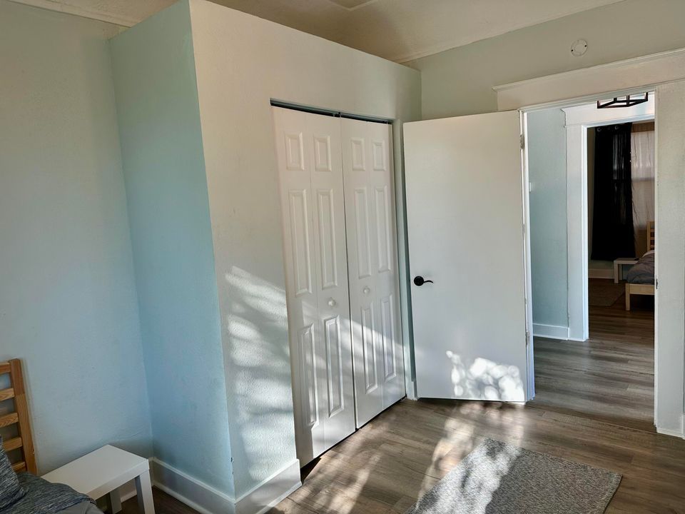 For Rent: $2,900 (3 beds, 2 baths, 1108 Square Feet)