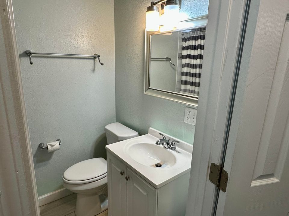 For Rent: $2,900 (3 beds, 2 baths, 1108 Square Feet)
