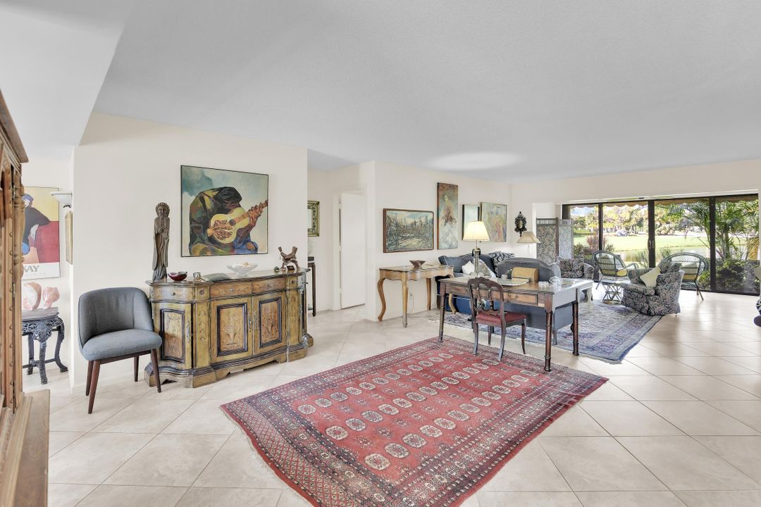 For Sale: $585,000 (3 beds, 2 baths, 1958 Square Feet)