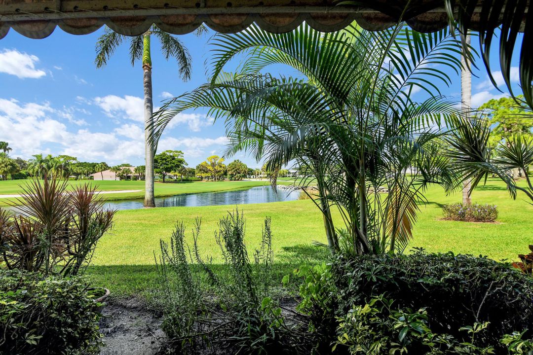 For Sale: $585,000 (3 beds, 2 baths, 1958 Square Feet)