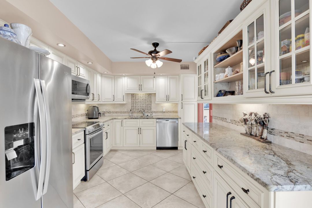 For Sale: $585,000 (3 beds, 2 baths, 1958 Square Feet)