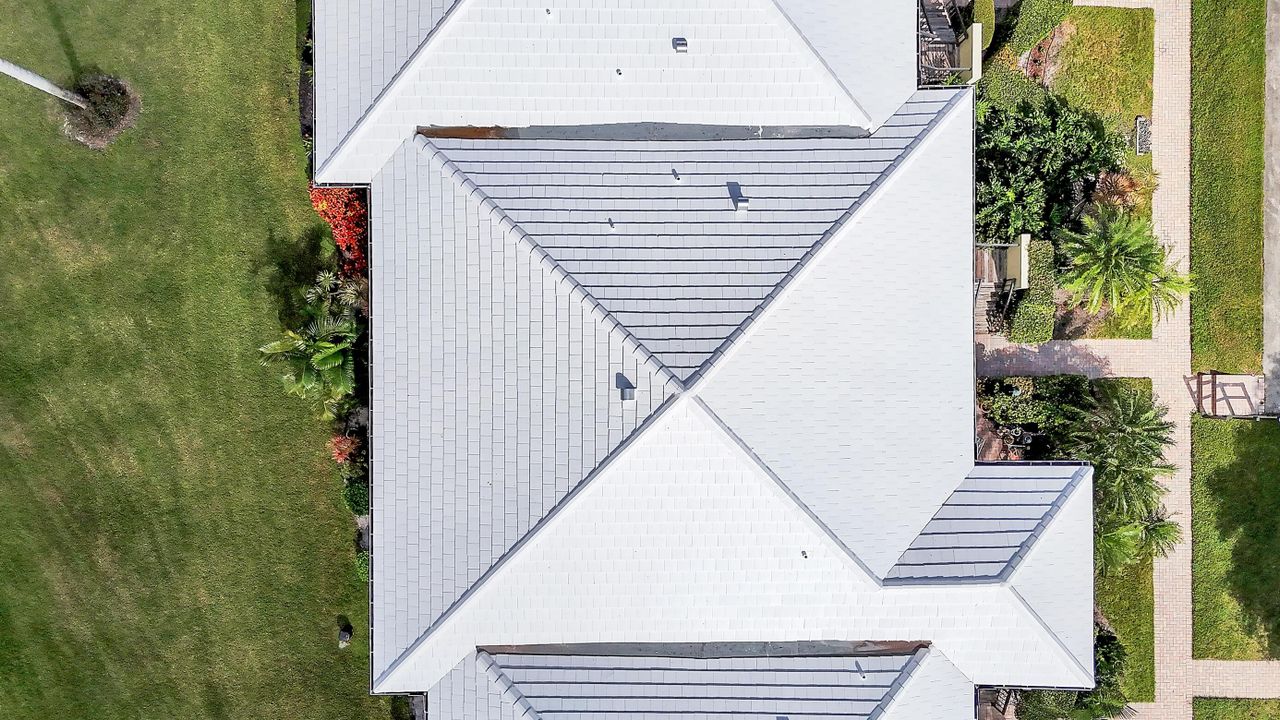 For Sale: $585,000 (3 beds, 2 baths, 1958 Square Feet)