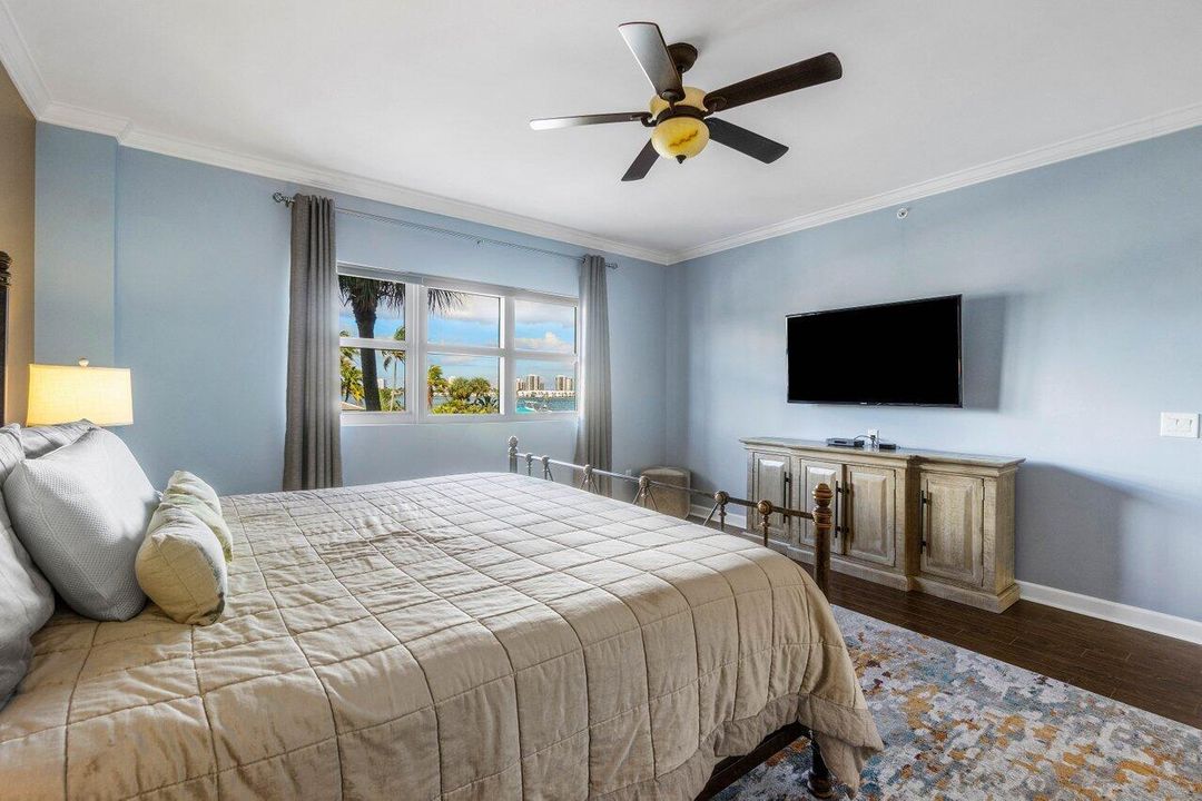 For Rent: $4,500 (2 beds, 2 baths, 1744 Square Feet)