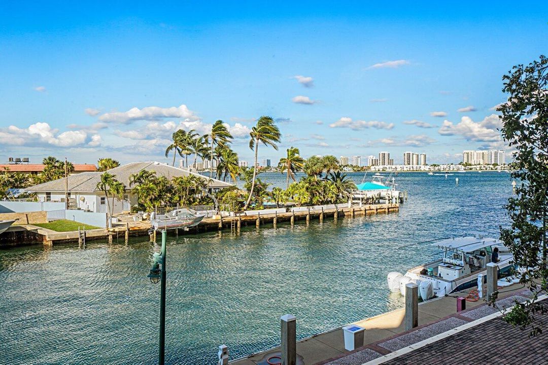 For Rent: $4,500 (2 beds, 2 baths, 1744 Square Feet)