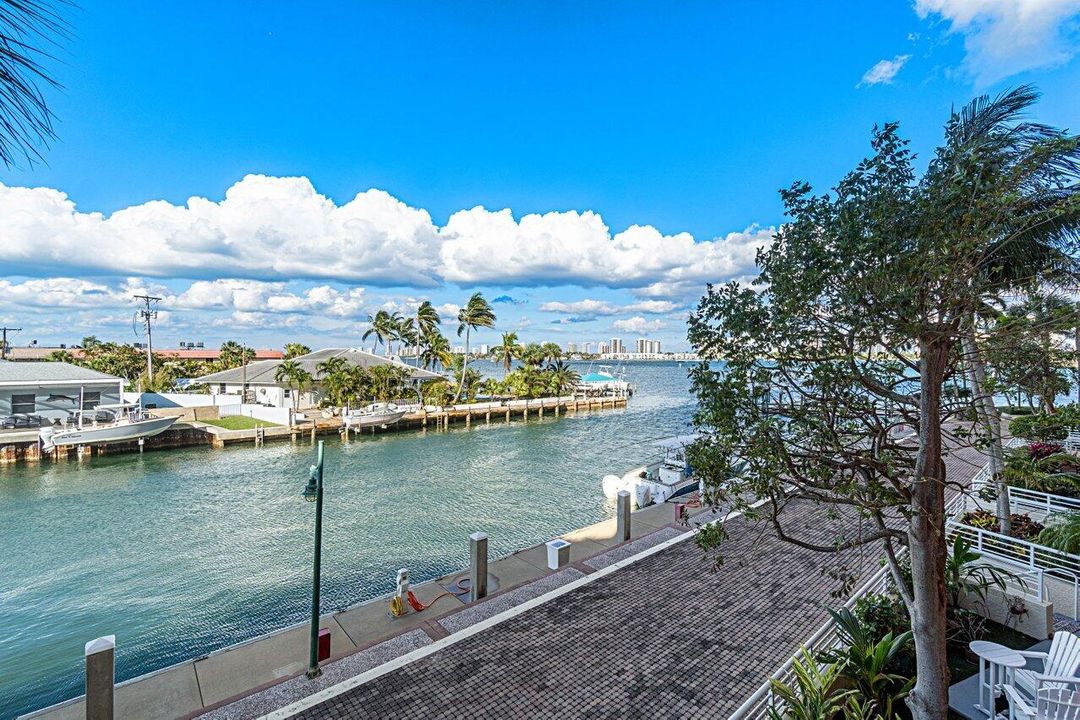 For Rent: $4,500 (2 beds, 2 baths, 1744 Square Feet)