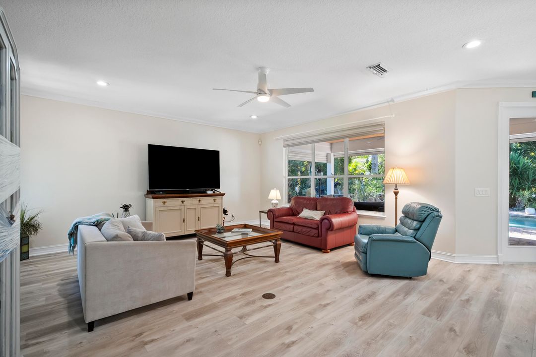 待售: $1,295,000 (4 贝兹, 3 浴室, 2729 平方英尺)