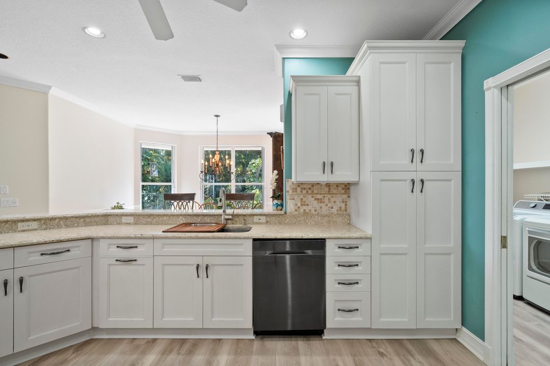 待售: $1,295,000 (4 贝兹, 3 浴室, 2729 平方英尺)