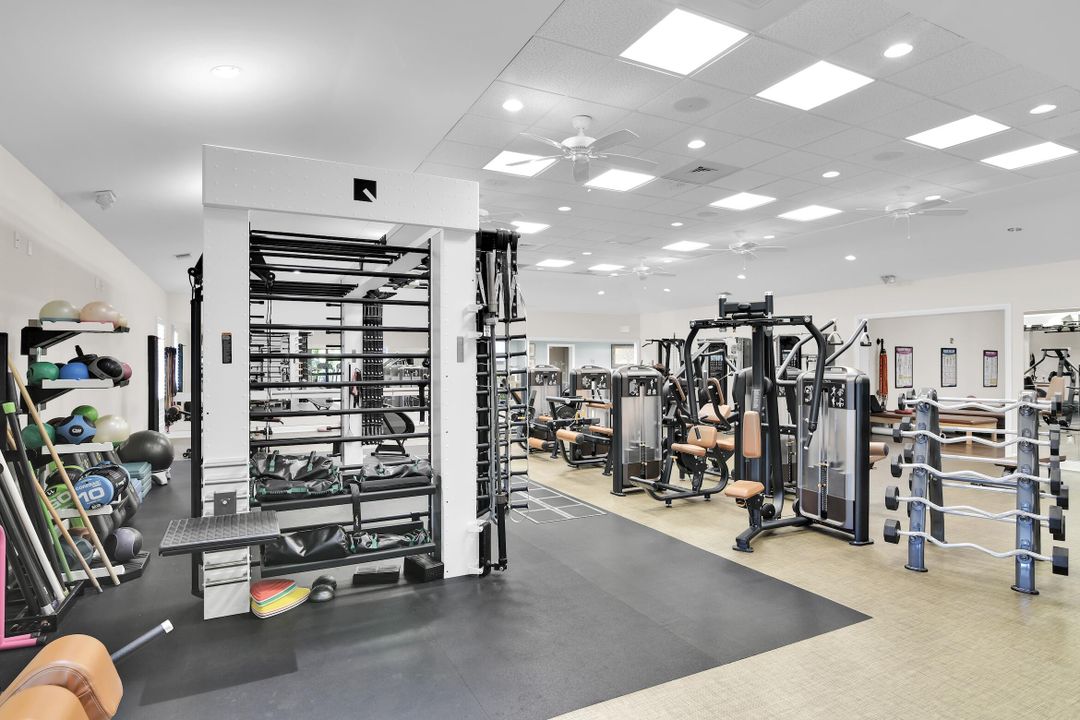 For Sale: $585,000 (3 beds, 2 baths, 1958 Square Feet)