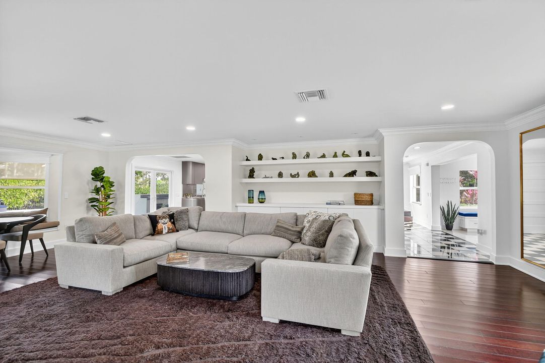 For Rent: $29,900 (5 beds, 4 baths, 4000 Square Feet)