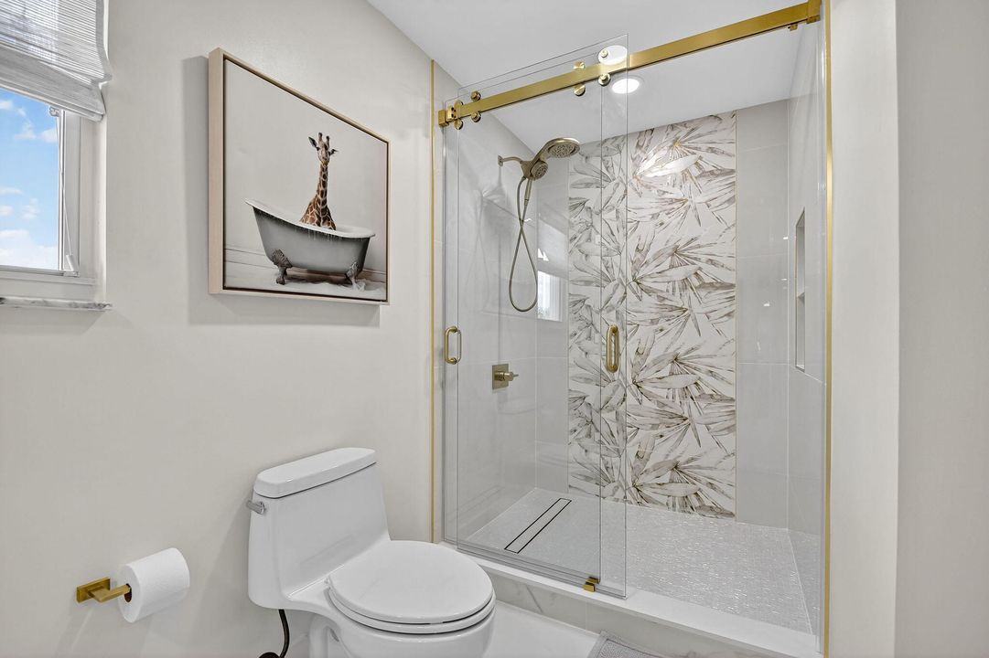 For Rent: $29,900 (5 beds, 4 baths, 4000 Square Feet)