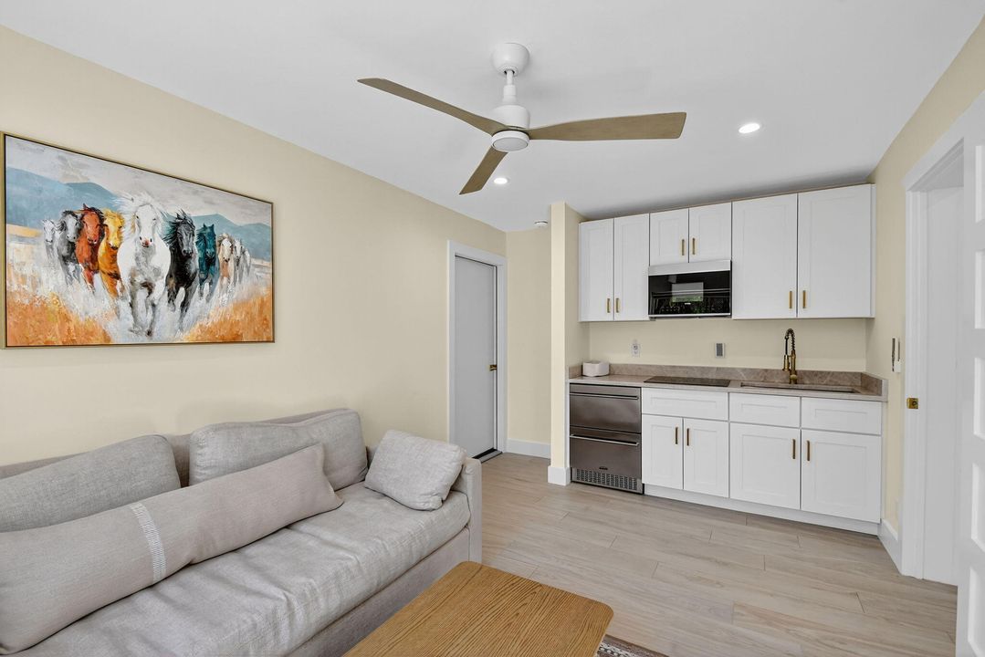 For Rent: $29,900 (5 beds, 4 baths, 4000 Square Feet)