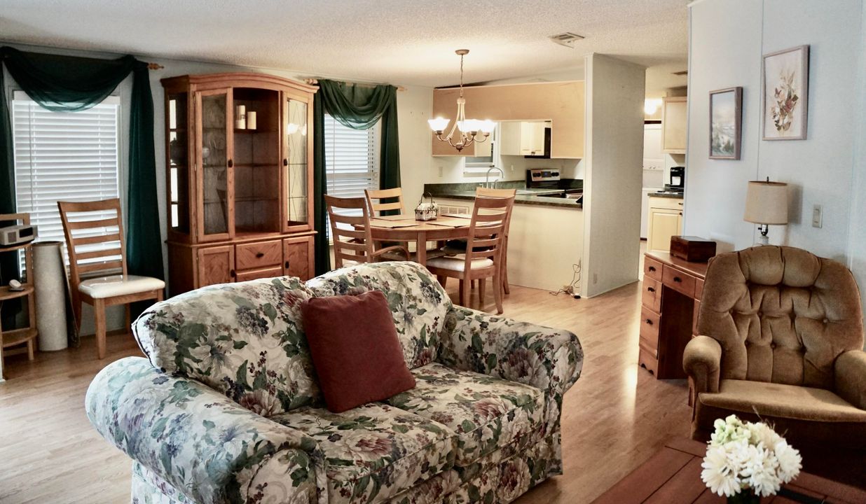 En Venta: $49,999 (2 camas, 2 baños, 1056 Pies cuadrados)