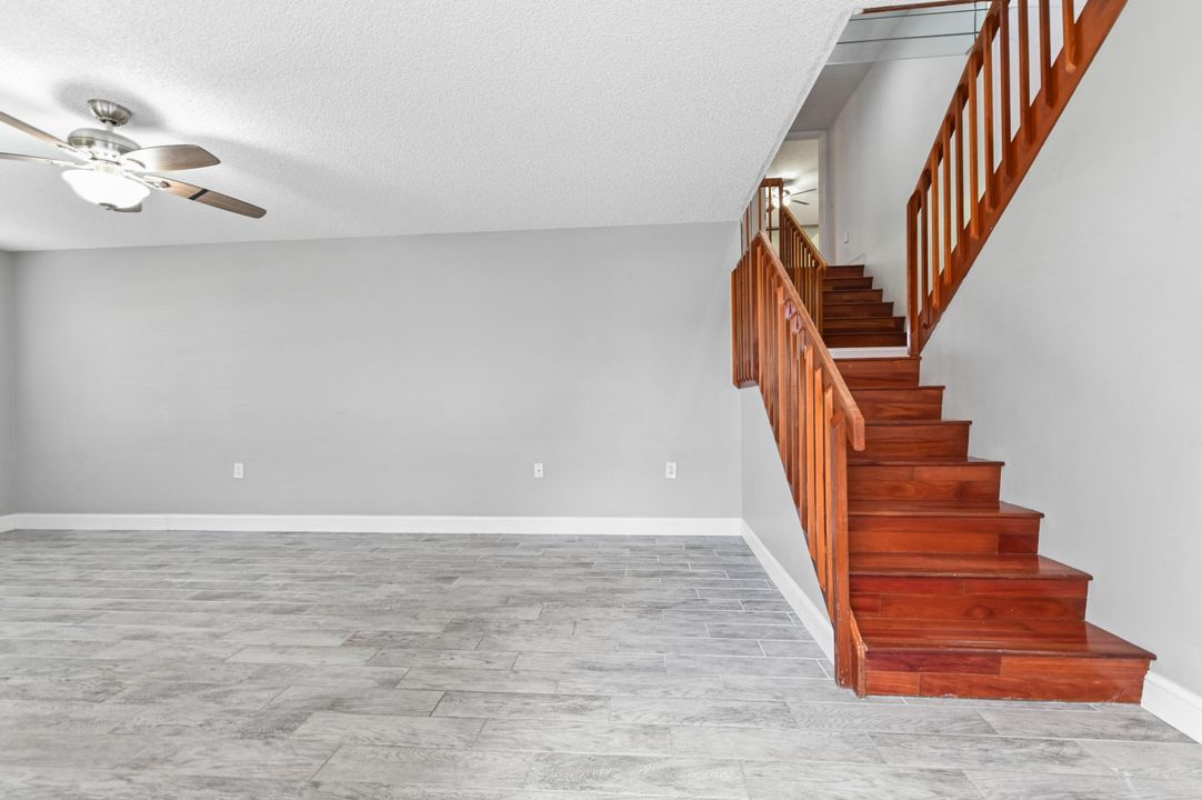 En Venta: $334,000 (2 camas, 2 baños, 1398 Pies cuadrados)