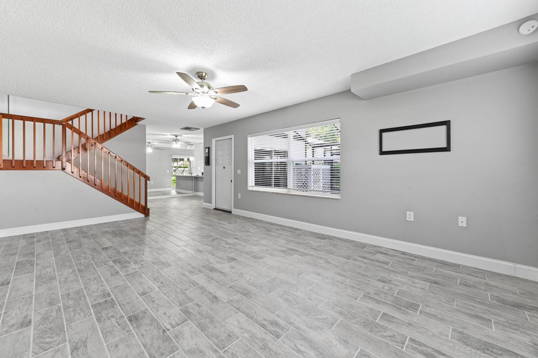 En Venta: $334,000 (2 camas, 2 baños, 1398 Pies cuadrados)