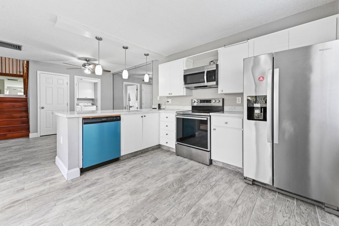 En Venta: $334,000 (2 camas, 2 baños, 1398 Pies cuadrados)