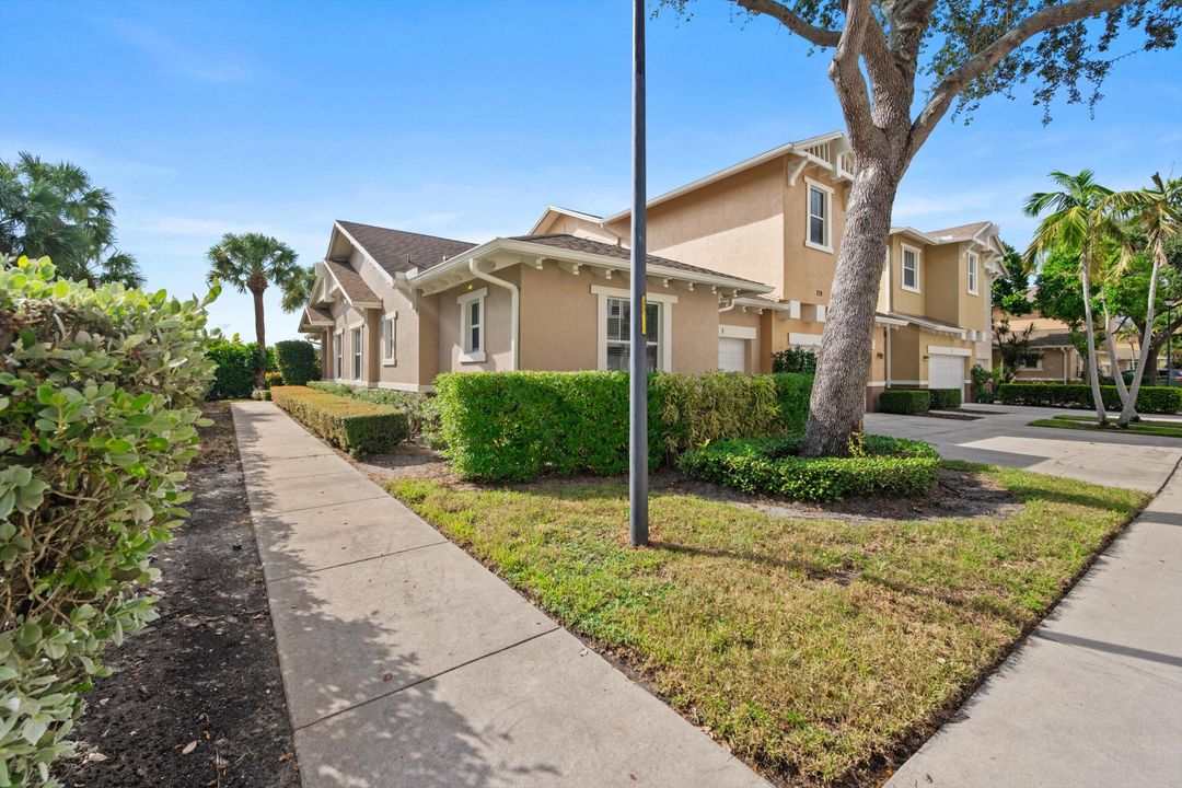 Active With Contract: $439,000 (3 beds, 2 baths, 1455 Square Feet)