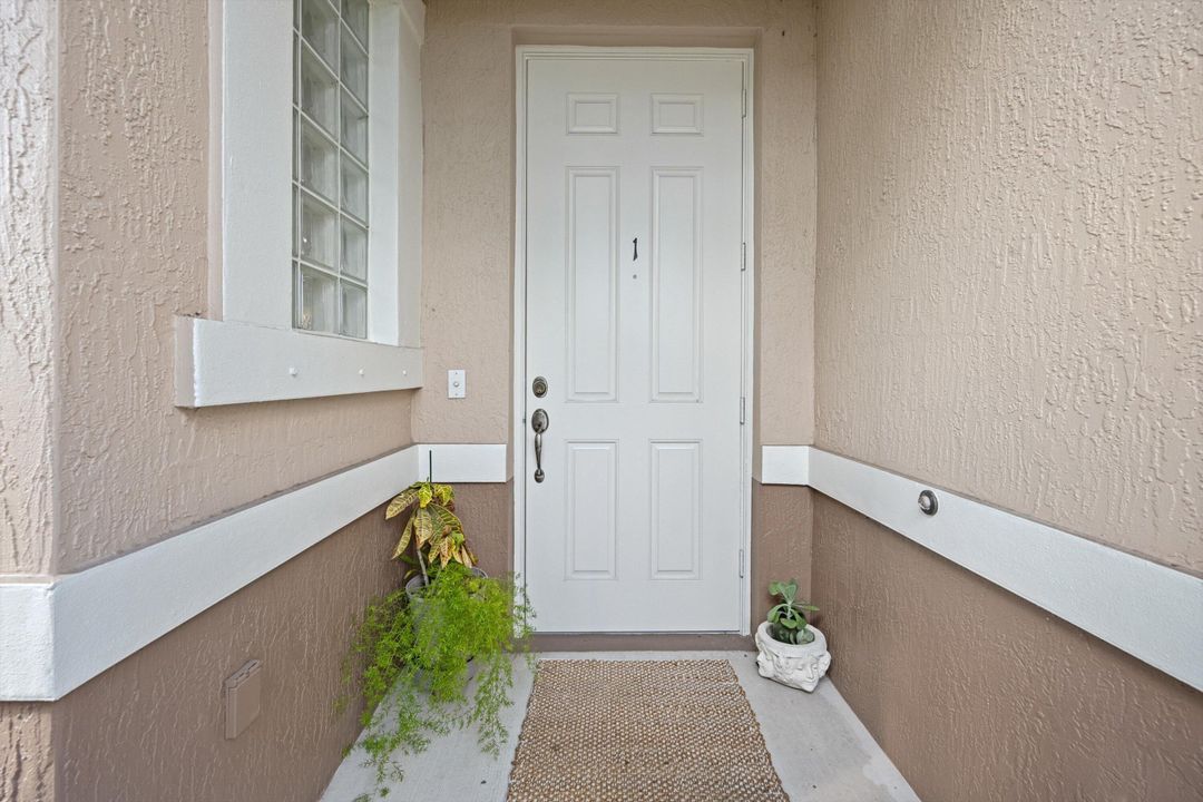 Active With Contract: $439,000 (3 beds, 2 baths, 1455 Square Feet)