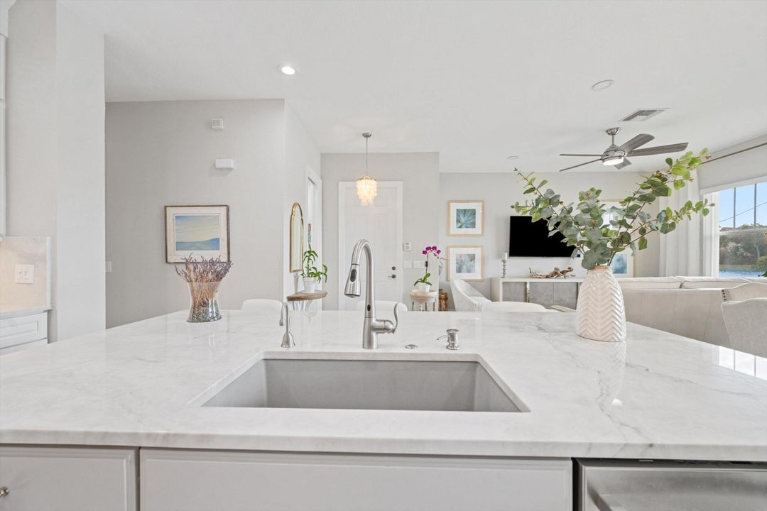 Active With Contract: $439,000 (3 beds, 2 baths, 1455 Square Feet)