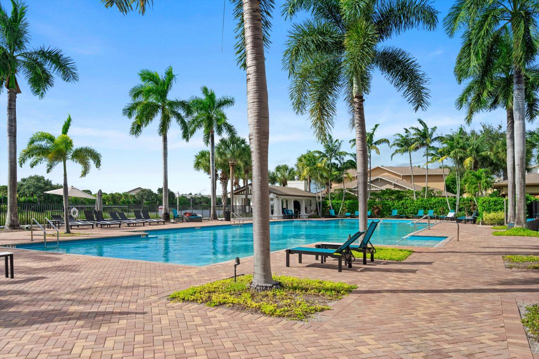 Active With Contract: $439,000 (3 beds, 2 baths, 1455 Square Feet)