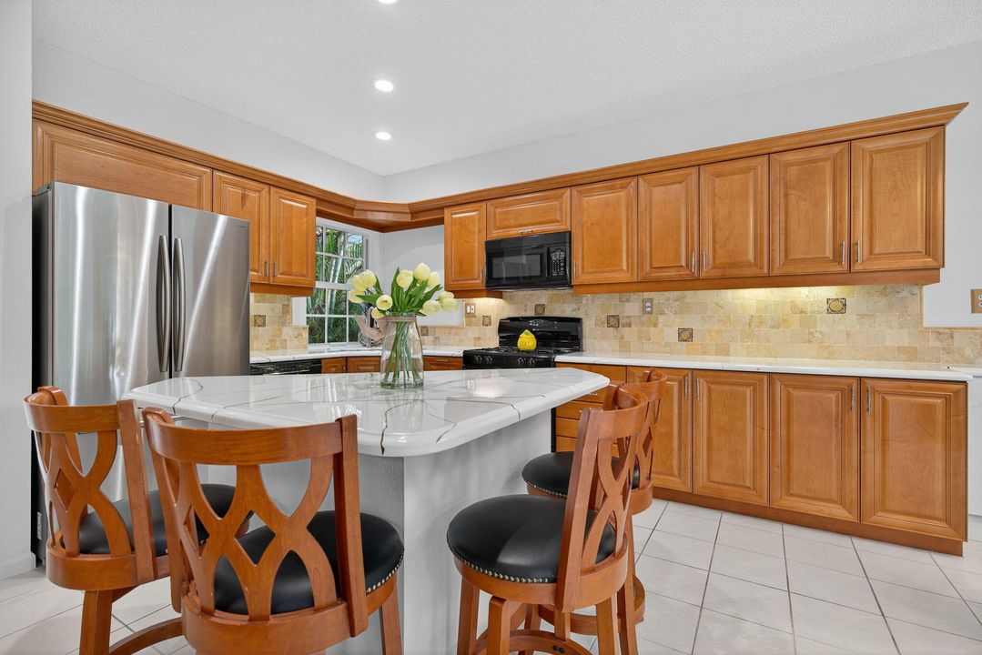 For Sale: $734,500 (3 beds, 2 baths, 2093 Square Feet)