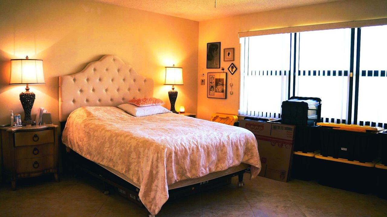 For Sale: $174,900 (1 beds, 2 baths, 1125 Square Feet)