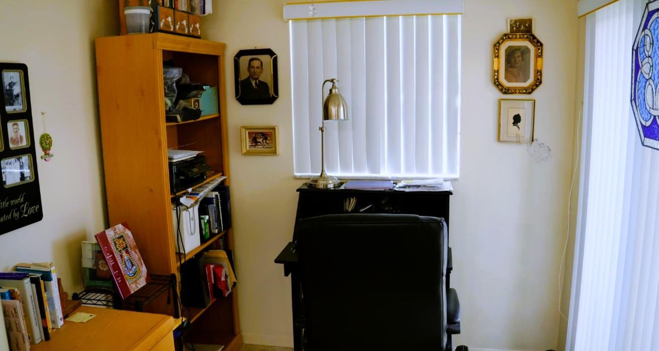 For Sale: $174,900 (1 beds, 2 baths, 1125 Square Feet)