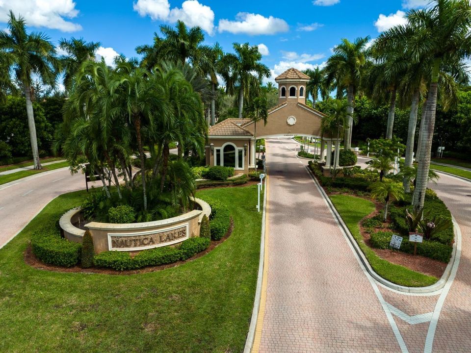 For Sale: $637,999 (5 beds, 3 baths, 2677 Square Feet)