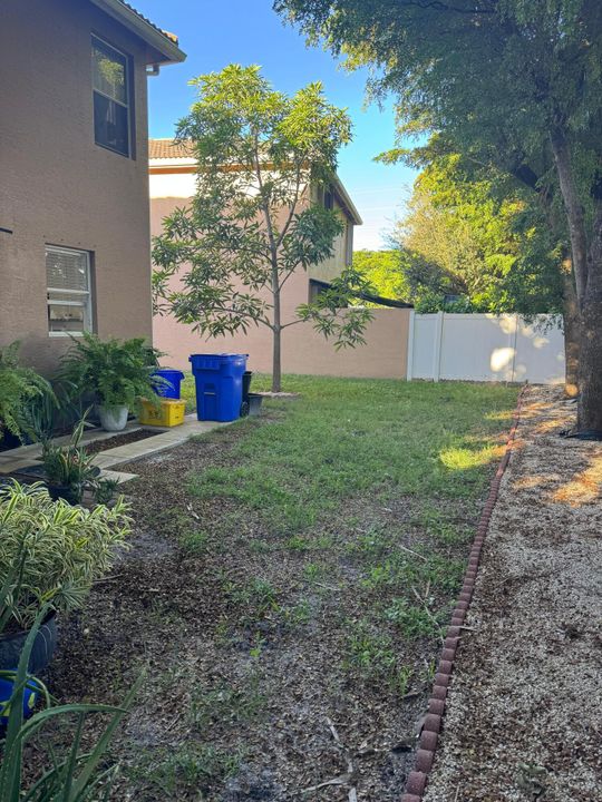 For Sale: $637,999 (5 beds, 3 baths, 2677 Square Feet)