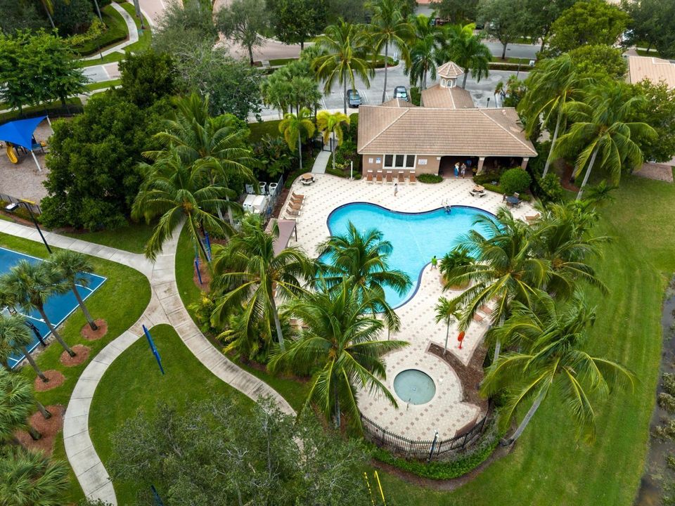 For Sale: $637,999 (5 beds, 3 baths, 2677 Square Feet)