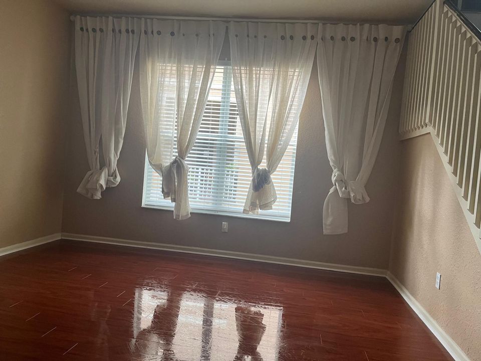 For Sale: $637,999 (5 beds, 3 baths, 2677 Square Feet)