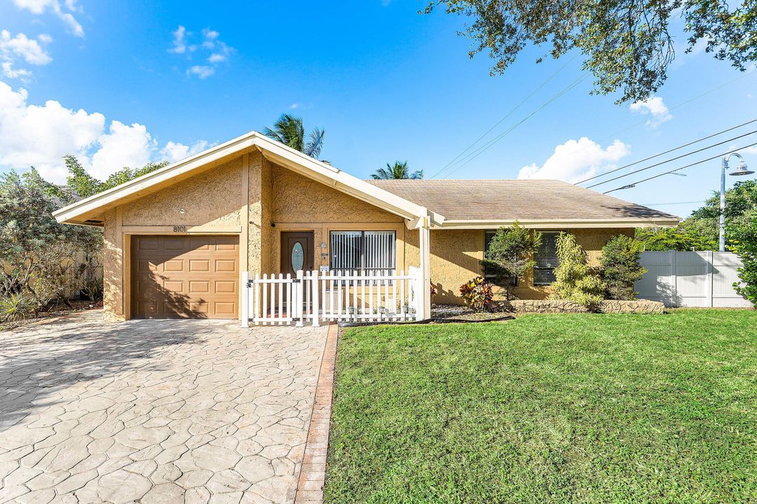 Недавно продано: $459,900 (3 спален, 2 ванн, 1198 Квадратных фут)