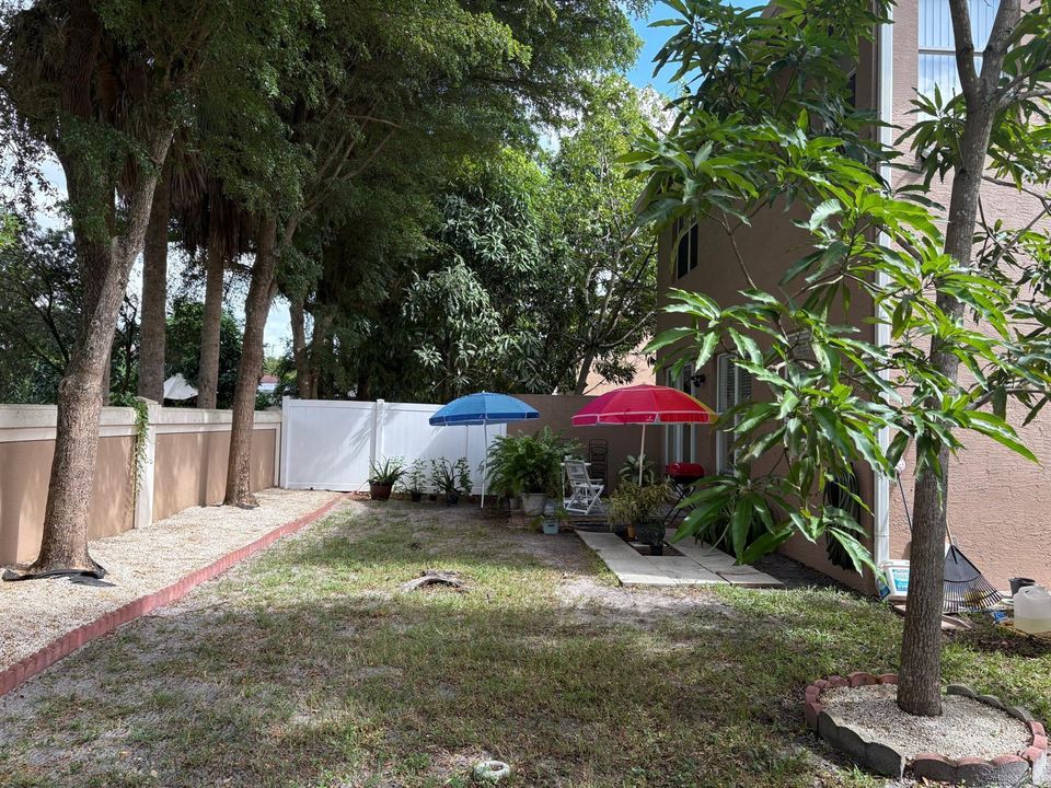 For Sale: $637,999 (5 beds, 3 baths, 2677 Square Feet)