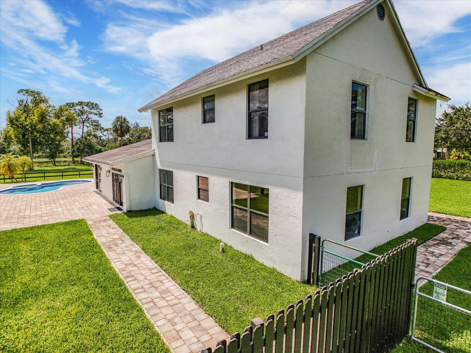 For Rent: $10,000 (4 beds, 2 baths, 2358 Square Feet)