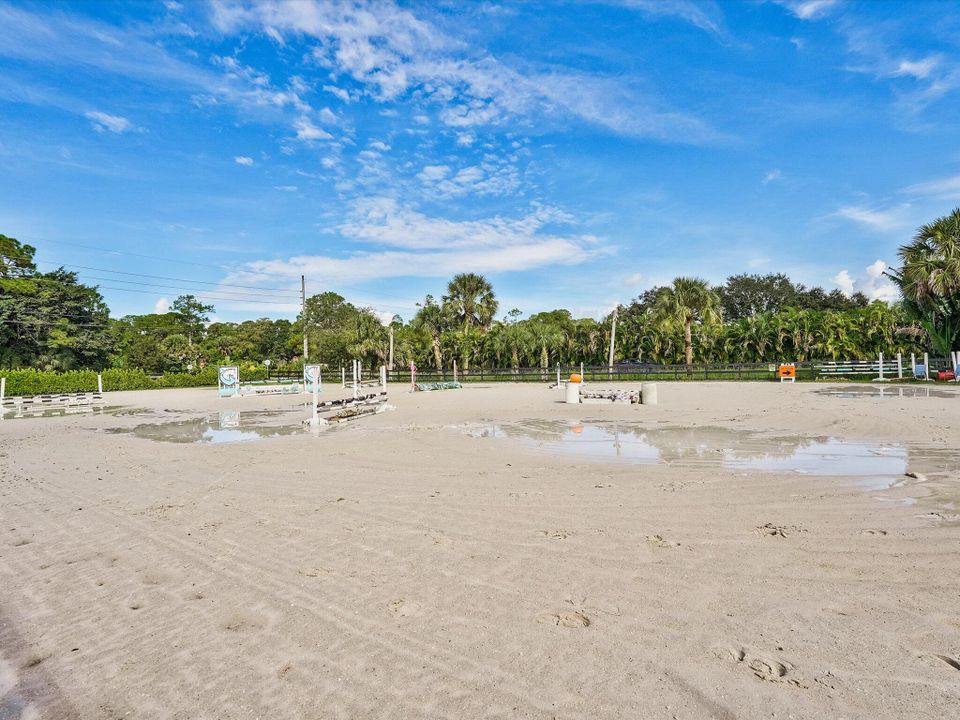 For Rent: $10,000 (4 beds, 2 baths, 2358 Square Feet)