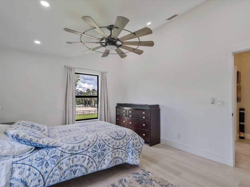 For Rent: $10,000 (4 beds, 2 baths, 2358 Square Feet)