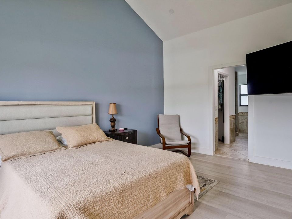 For Rent: $10,000 (4 beds, 2 baths, 2358 Square Feet)