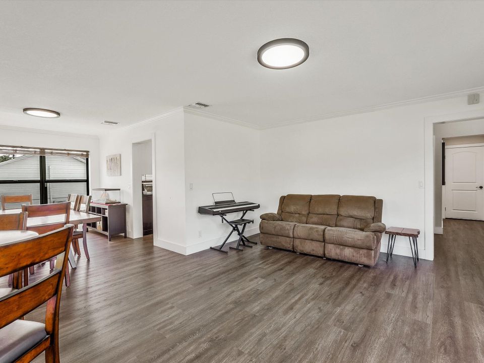 For Rent: $10,000 (4 beds, 2 baths, 2358 Square Feet)